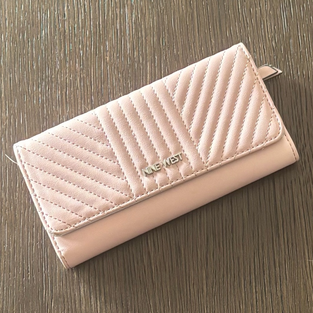 Nine West Blush Pink Quilted Wallet Zip Clutch EUC - Picture 3 of 6